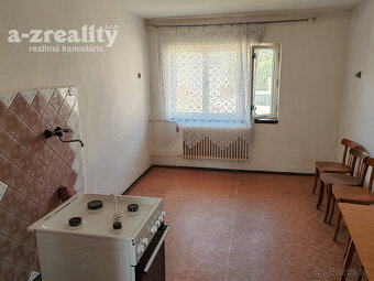 Ponúkame na predaj rodinný dom v obci Číčov - 5