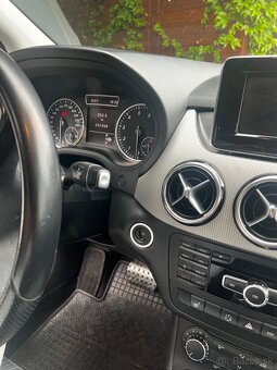 Mercedes B - 5