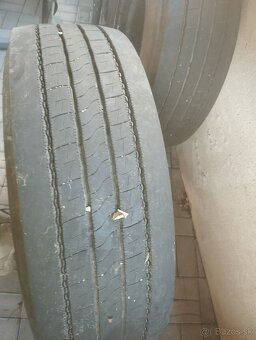 Predám gumy 315/70 - 5