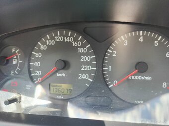 AVENSIS T22 - 5
