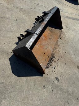 Šmykový nakladač Gehl lopata + vydli - 5