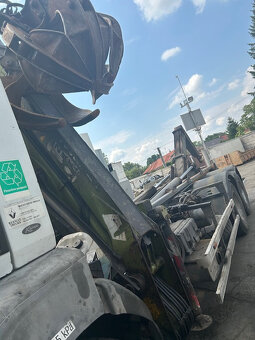 Hákový nakladač na prepravu kontajnerov s hydraulickou rukou - 5