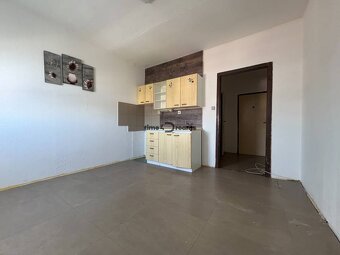 Na predaj: Garsonka s výhľadom + PIVNICA - 5