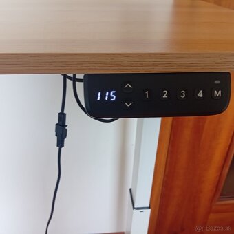 Elektrický stôl Makika s nastaviteľnou výškou, 120 x 60 cm - 5