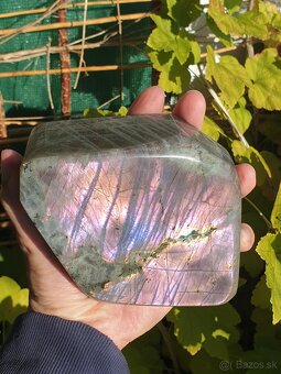 Labradorit - přes 1 Kg (fialový, oboustranná barvoměna) - 5
