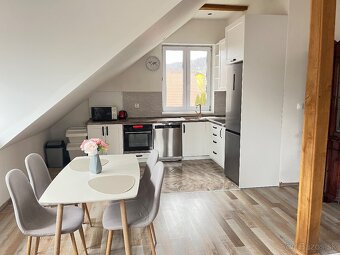 Prenajom 3 izb. podkrovny byt - 5