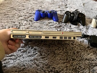 PlayStation 2 Slim - 5