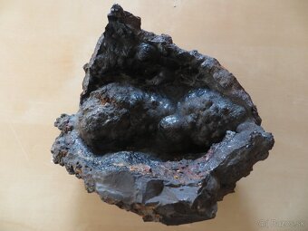 Mineral (goethit, limonit, lepidokrokit) (Malá Vieska) - 5