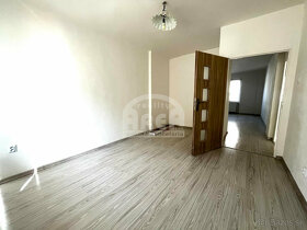 Príjemný 3 - izbový byt neďaleko centra mesta Michalovce - 5