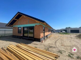 Krásny 4 izbový RD bungalov 92,26 m2 na pozemku 531 m2, Sene - 5