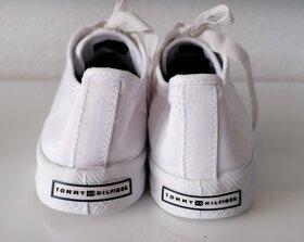 TOMMY HILFIGER Pôv.cena: 69,90Eur Tenisky - 5