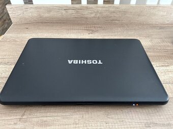 Toshiba Satellite C870-17"HD+/Intel i5/8gb ram/AMD 7610m - 5