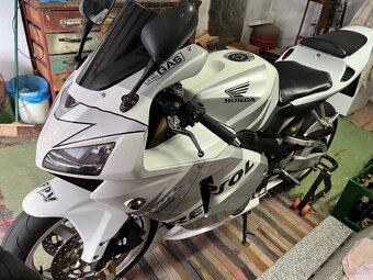 Honda CBR600rr v TP 25kw - 5
