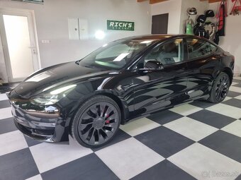 Tesla Performance 4x4 - 5