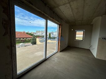 NOVÁ CENA Novostavba : 4izb byt s terasou, 3x park. miest - 5