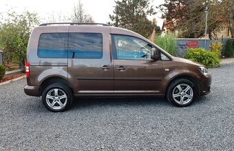 VOLKSWAGEN CADDY 2.0TDI 4x4 - 5MIEST - NAVI- VYHREV -ŤAŽNE - 5