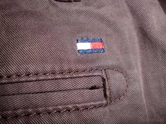 Tommy Hilfiger pánske chino nohavice s elastan M 32/34 - 5