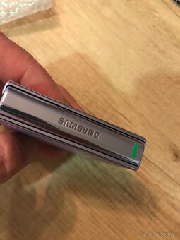 Samsung z flip 4 po čerstvej výmene hlavného lcd - 5