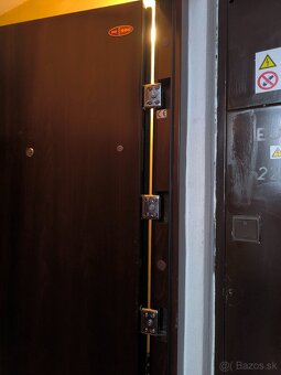 Bezpečnostné dvere aj so zárubňou - 5