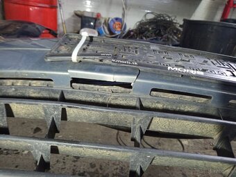 Nárazník vw Touran predfacelift - 5