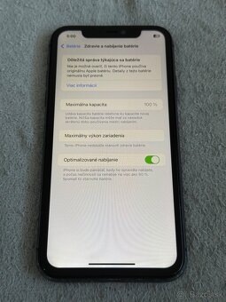 Predám Apple iPhone 11 64GB Black Známky používania na ráme - 5