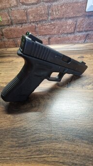Predám Glock 17. 9mm luger - 5