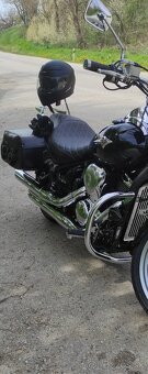 Kawasaki VN 900 Custom - 5