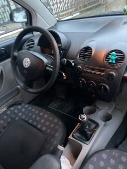 Volkwagen New Beetle - 5