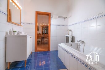 NA PREDAJ | UNIKÁTNY RD V CENTRE TRENČÍNA - 5