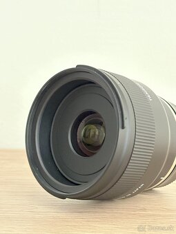 Tamron AF 24 mm f/2,8 Di III 1:2 pre Sony FE - 5