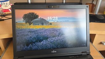 Fujitsu Lifebook e4511 - 5