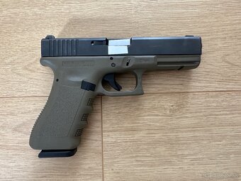 Pištoľ Glock 17 gen. 3 Green - 5
