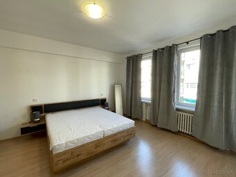 Prenájom veľký 2.izbový byt,2x balkón v centre mesta NR - 5