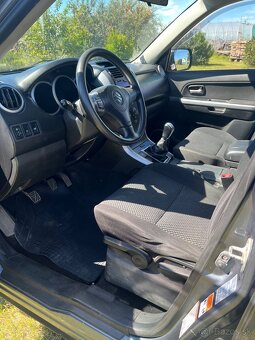 Suzuki Grand Vitara 2.0 benzín - 5