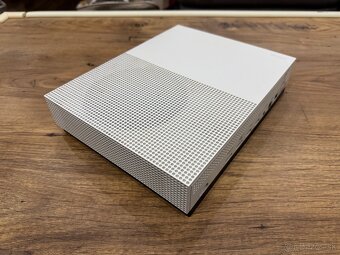 Herná konzola Xbox One S 1TB - 5