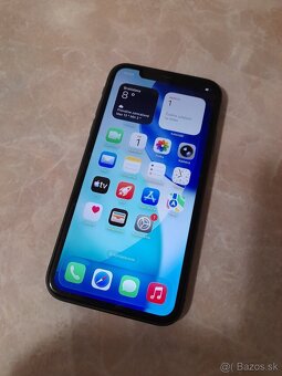 iPhone 11 / 64GB Black - 5