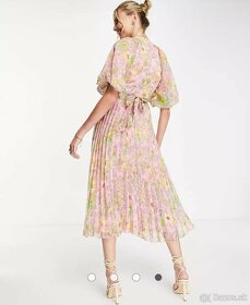 Kvetované spoločenské midi šaty - 5