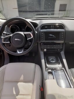Jaguar F pace 4x4 - 5