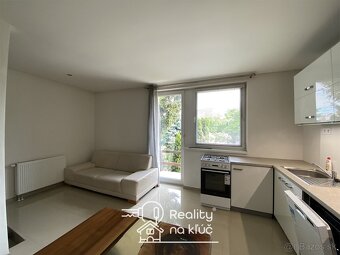 Na prenájom zariadený 2-izbový byt s balkónom pri centre mes - 5