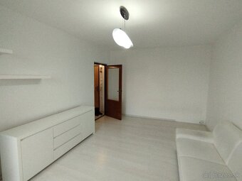 Predávam 1 izbový byt vo Vrbovom - 5