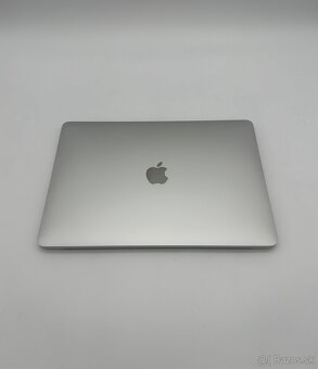 MacBook Pro 13" 2020 8/256GB Silver (100% Batéria) + ZÁRUKA - 5