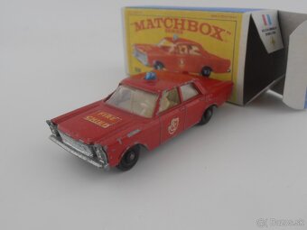 Ford Cortina, Rolls Royce Phantom, Ford Galaxy - 5