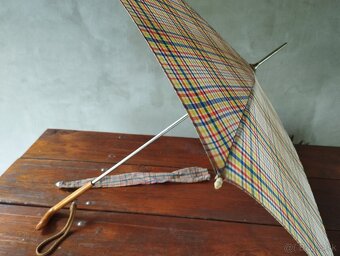 Veľmi starý dáždnik - 5