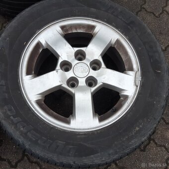 Predám hliníkové disky na Kia Sorento R16 - 5