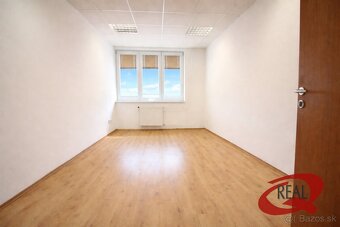 BEZ PROVÍZIE, KANCELÁRIE V RUŽINOVE, TRENČIANSKA UL - 5