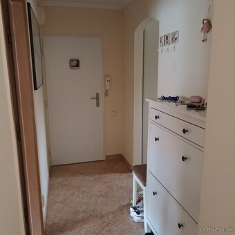 Ponúkam na prenájom priestranný 2-izbový byt Stefanikova Tri - 5