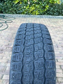Predám 2 ks pneumatík 205/65 R16C a disk Vivaro, Trafic - 5