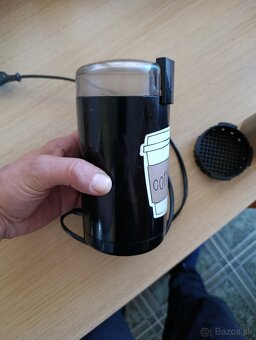 Predám Bosch mlynček na kávu a aeropress - 5