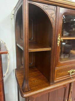 Menšia knihovňa - 5