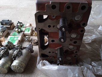 Predám diely na buldozér T130-T170 - 5